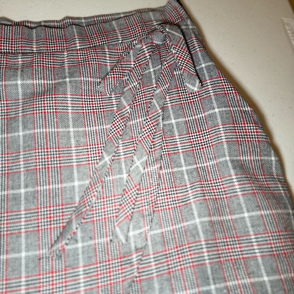 Style Rack Gray Red Mini Wrap Skort - Picture 3 of 8